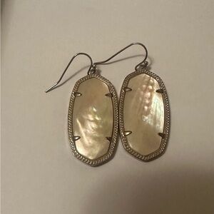 Kendra scott -Elle drop earrings. Ivory/pearl and trimmed in silver